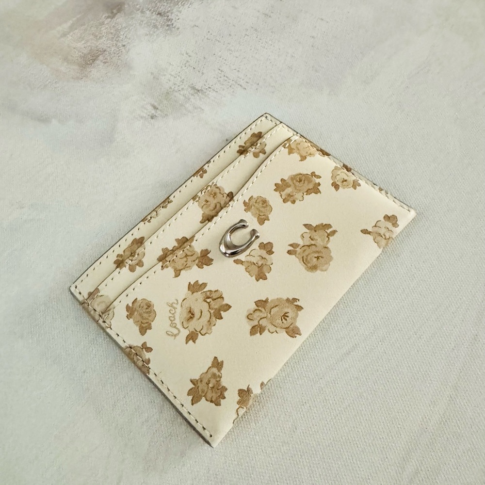 Coach Essential Card Case With Floral Print, wallet, card ID Holder - Picture 2 of 9
